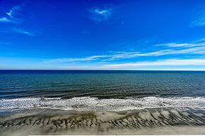 1412 Waters Edge Resort 3 Bedroom Condo by RedAwning