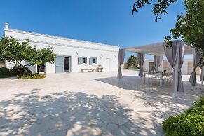 1695 Villa Albarosa by Perle di Puglia