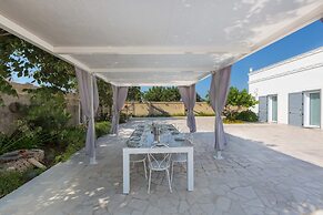 1695 Villa Albarosa by Perle di Puglia