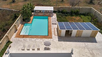 1695 Villa Albarosa by Perle di Puglia