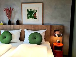 KONCEPT Hotel International