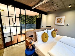 KONCEPT Hotel International