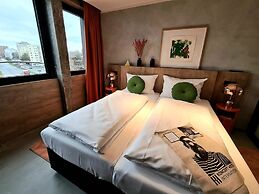 KONCEPT Hotel International