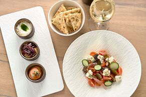 Alleys All-Suite Hotel & Spa