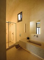 Alleys All-Suite Hotel & Spa