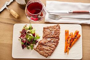 Alleys All-Suite Hotel & Spa