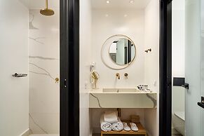 Alleys All-Suite Hotel & Spa