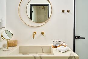 Alleys All-Suite Hotel & Spa