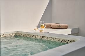 Alleys All-Suite Hotel & Spa