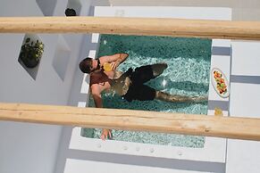 Alleys All-Suite Hotel & Spa