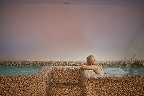 Alleys All-Suite Hotel & Spa