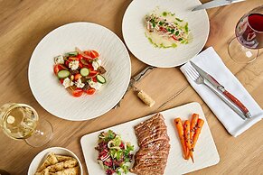 Alleys All-Suite Hotel & Spa