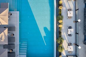 Alleys All-Suite Hotel & Spa