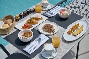 Alleys All-Suite Hotel & Spa