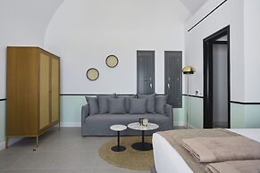 Alleys All-Suite Hotel & Spa