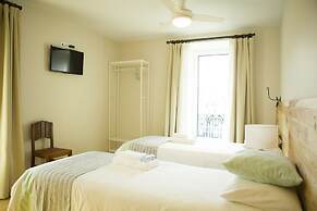 The Holy Cow - Hostel & Suites