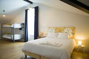 The Holy Cow - Hostel & Suites
