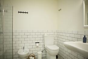 The Holy Cow - Hostel & Suites