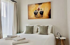 The Holy Cow - Hostel & Suites