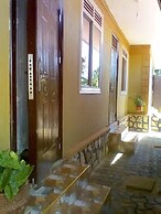 Trinity Motel Entebbe