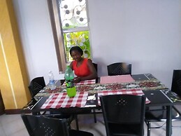 Trinity Motel Entebbe