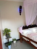 Trinity Motel Entebbe