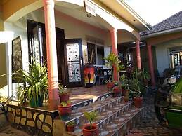 Trinity Motel Entebbe