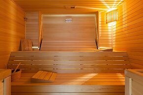 7 Deluxe - Seductive Style and Serenity