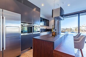 7 Deluxe - Seductive Style and Serenity