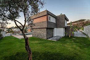 7 Deluxe - Seductive Style and Serenity