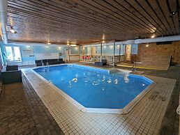 Great Blue Resorts - McCreary's Beach