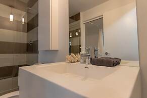 Designer Luxury 3 Bedroom Townhouse