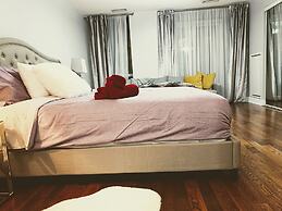 Designer Luxury 3 Bedroom Townhouse