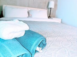 Queen St West Designer Executive Suites