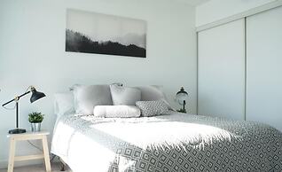 City Place 2 BDRM Downtown with Parking