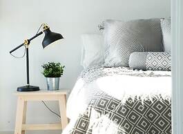 City Place 2 BDRM Downtown with Parking