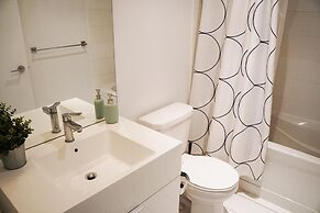 City Place 2 BDRM Downtown with Parking