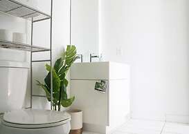 City Place 2 BDRM Downtown with Parking