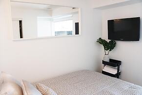 City Place 2 BDRM Downtown with Parking