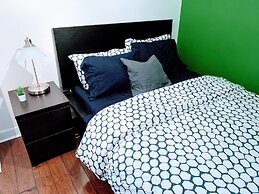 Room near Blue Jays CN Tower