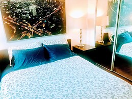 Room near Blue Jays CN Tower