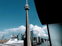 Room near Blue Jays CN Tower