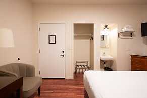 Anchor Pointe Inn