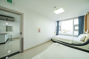 Pohang Pinewave Sea & Spa Pension