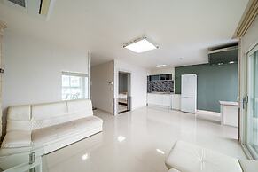 Pohang Pinewave Sea & Spa Pension