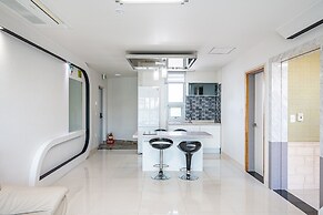 Pohang Pinewave Sea & Spa Pension