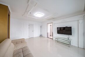 Pohang Pinewave Sea & Spa Pension