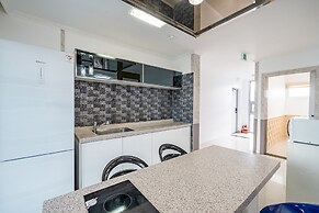 Pohang Pinewave Sea & Spa Pension