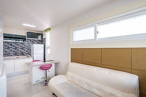 Pohang Pinewave Sea & Spa Pension