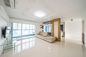 Pohang Pinewave Sea & Spa Pension